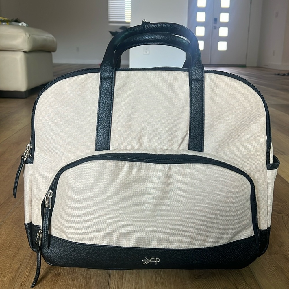Marseilles pump bag